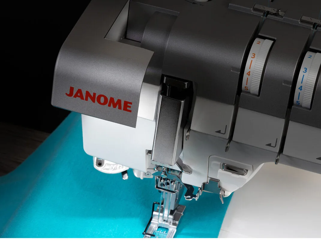 Janome CoverPro 3000 Professional (CP3000P) - Image 10